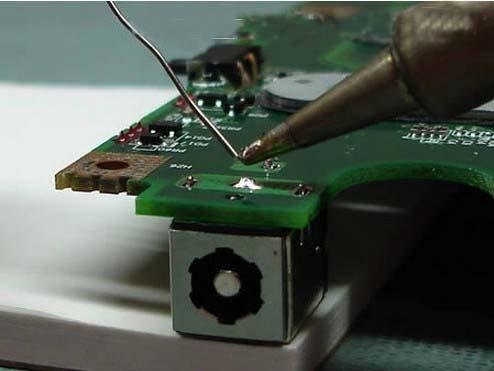 reparation-connecteur-de-charge-ordinateur-rennes-geveze